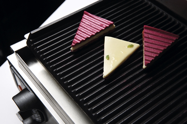 Beet kini ("Bikini" de remolacha), de José Andrés Beet kini ("Bikini" de remolacha), de José Andrés