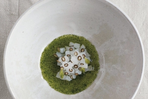 Imagen de Calamares frescos y caldo de grosellas blancas, de René Redzepi