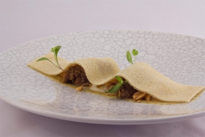 Imagen de Desierto (cordero, curry y yogur), del restaurante Moments