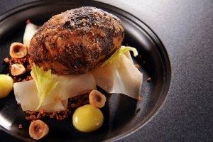Imagen de Apio nabo, cebada, heno y avellana, receta ganadora del Young Chef 2015