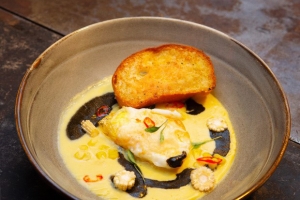 Imagen de Huevo de pato, cremoso de maíz, huitlacoche y su brioche, de Paco Pérez