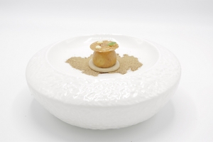 Niñoyaki de queso trufado, setas, maíz ahumado y crujiente de avellanas, de Carla Peyrón Imagen de Niñoyaki de queso trufado, setas, maíz ahumado y crujiente de avellanas, de Carla Peyrón